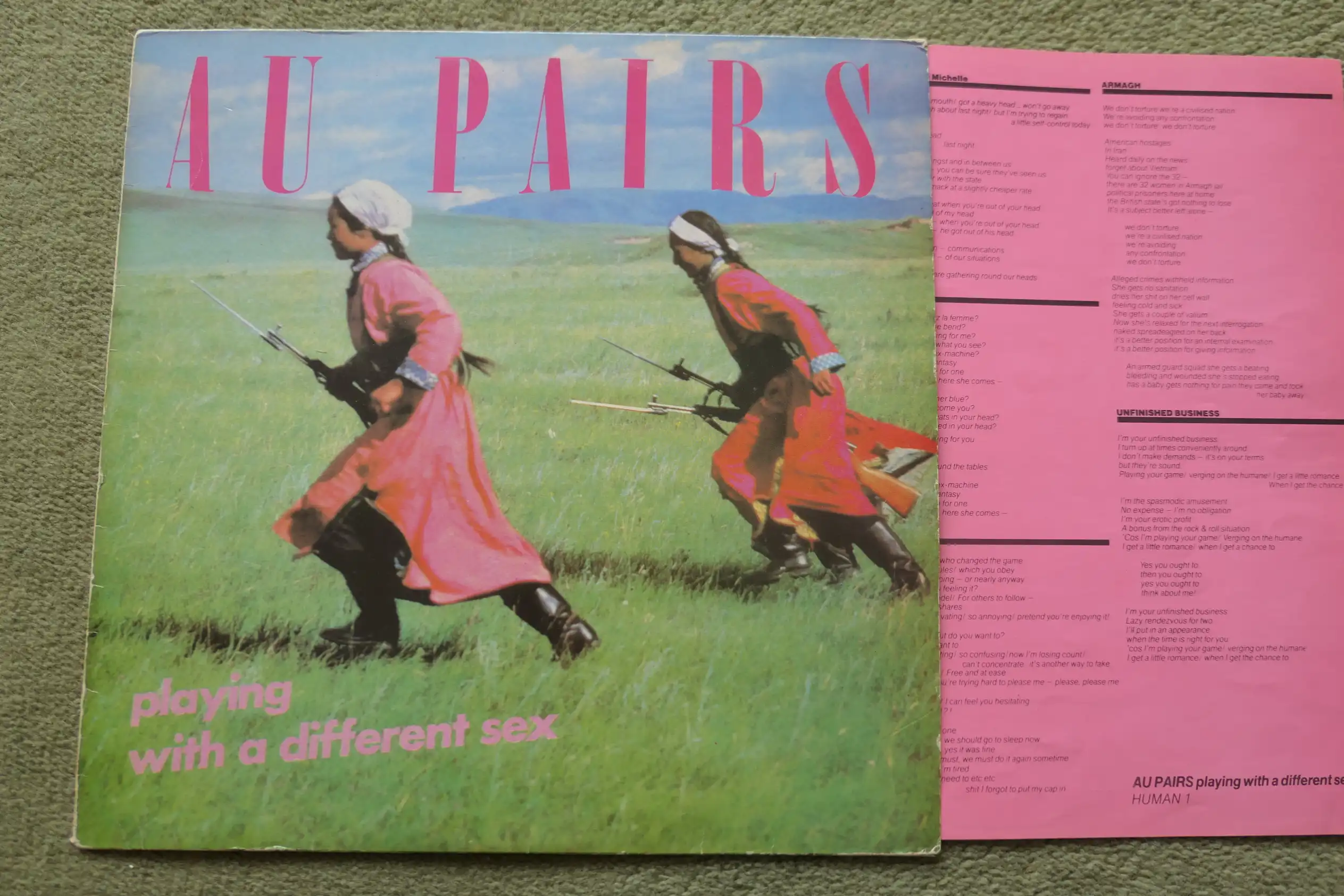 Au_Pairs_Playing_With_A_Different_Sex_vinyl_record_fc