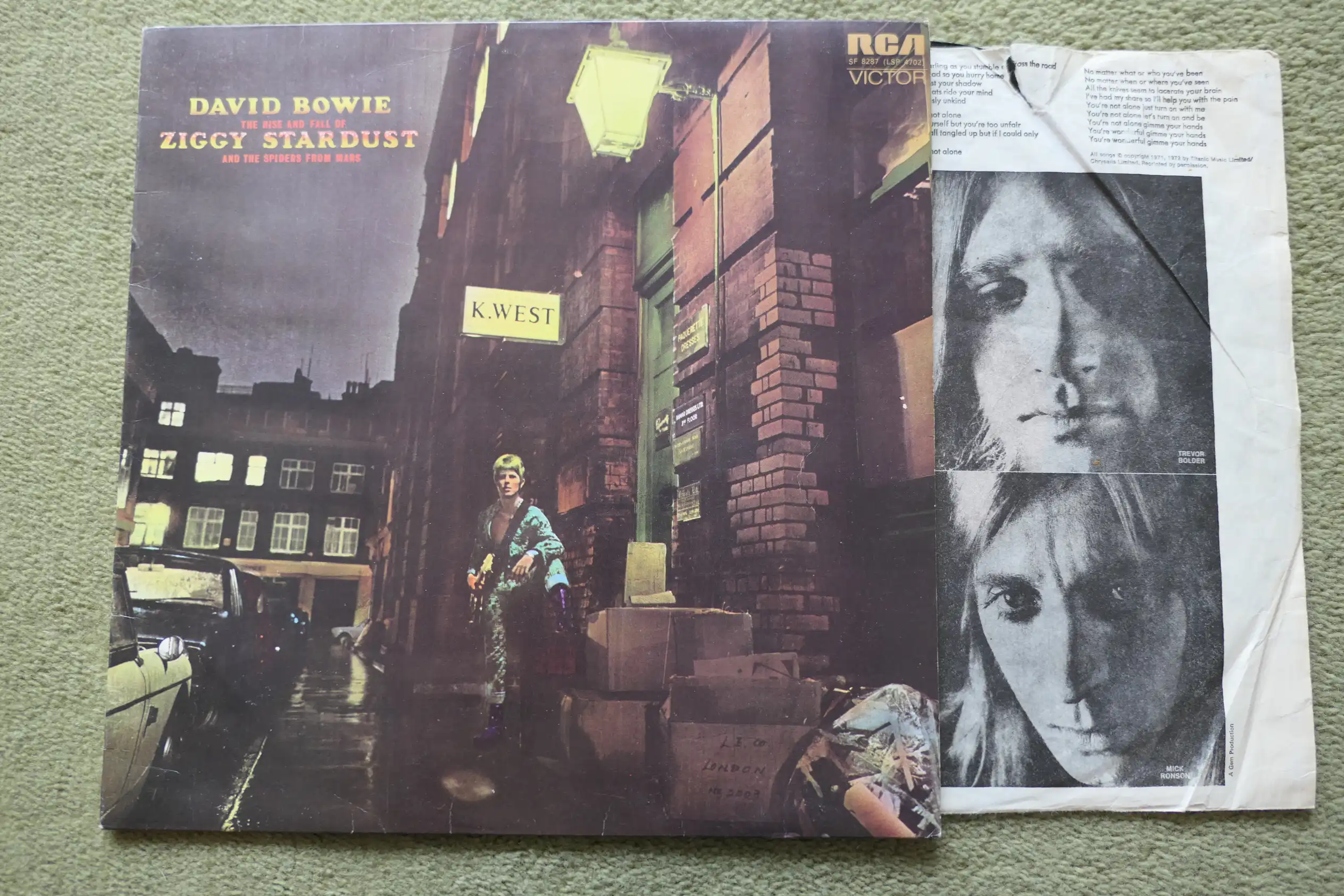 David_Bowie_The_Rise_And_Fall_Of_Ziggy_Stardust_And_The_Spiders_From_Mars_vinyl_record_fc