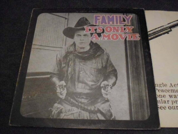 FAMILY - IT'S ONLY A MOVIE LP - EXC+ A1/B1mtx UK  PROG