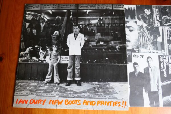 IAN DURY - NEW BOOTS AND PANTIES LP - Nr MINT  PUNK INDIE