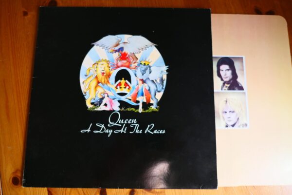 QUEEN - A DAY AT THE RACES LP - EXC+ UK  MERCURY MAY