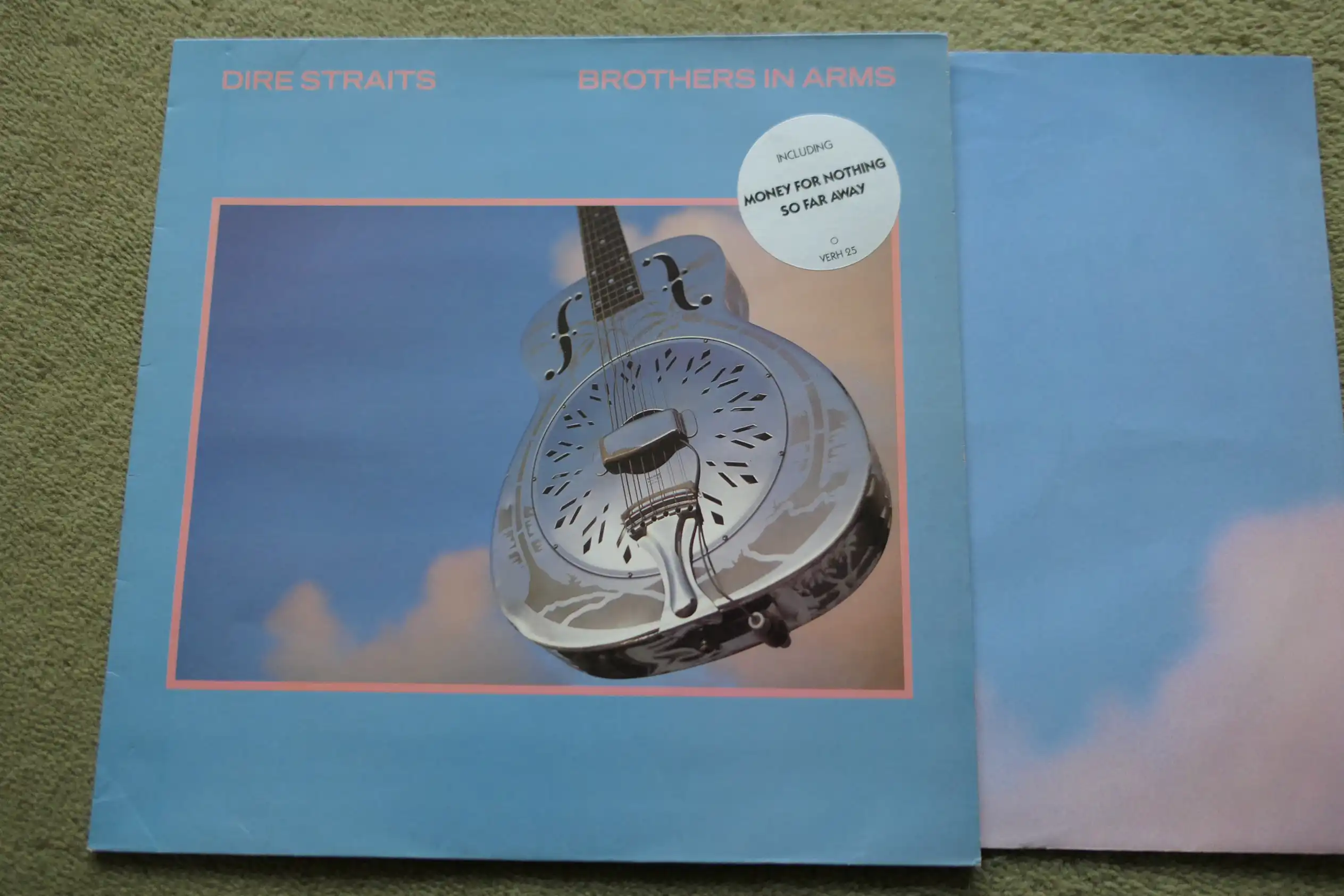 Dire_Straits_Brothers_In_Arms_vinyl_record_fc