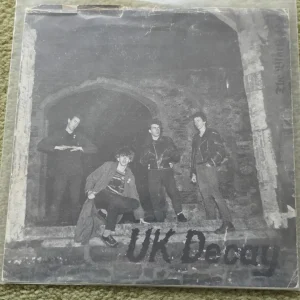 UK DECAY - THE BLACK 45 EP 7" - Nr MINT UK 1980 PUNK