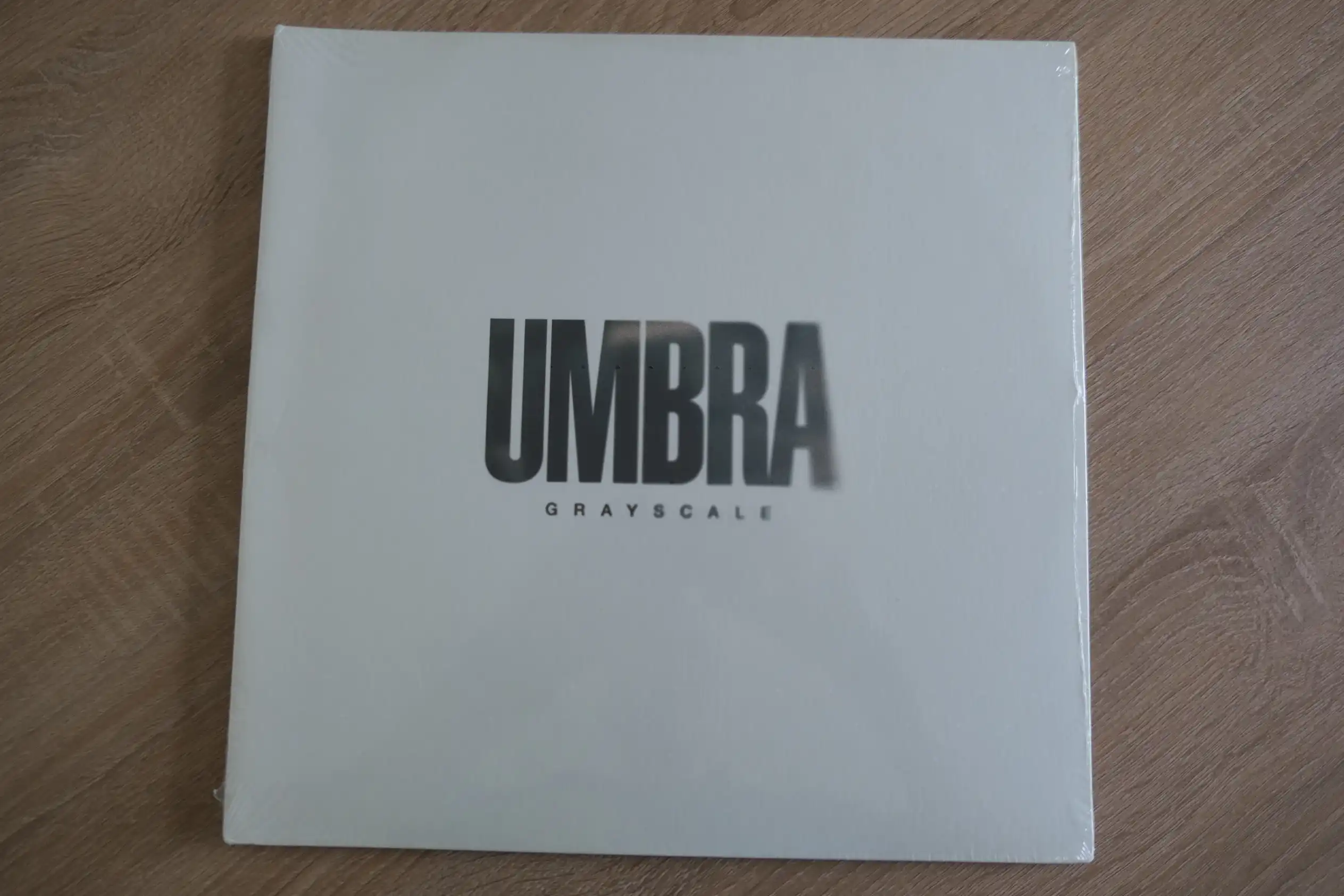 Grayscale_Umbra_vinyl_record_fc